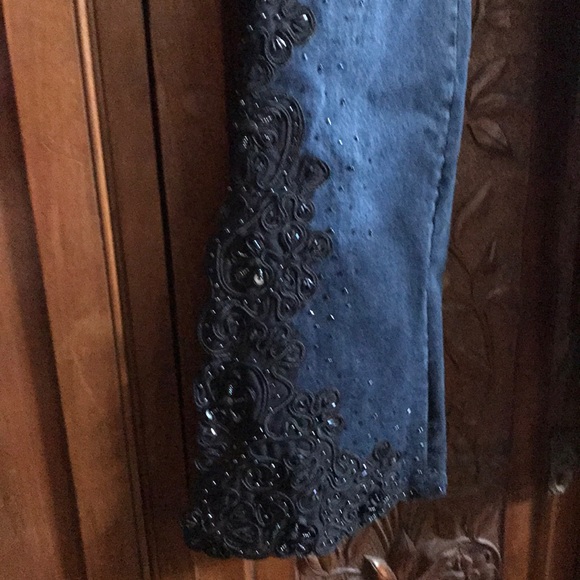 Blue jeans with beads - Picture 2 of 4
